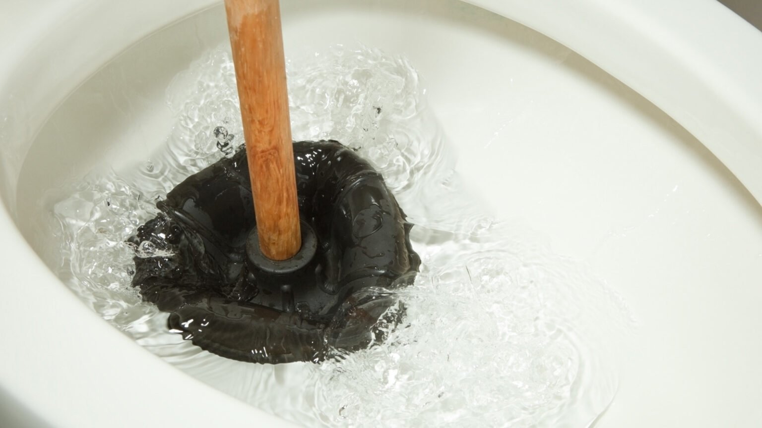 10 Reasons Behind Toilet Clogging and How to Prevent It